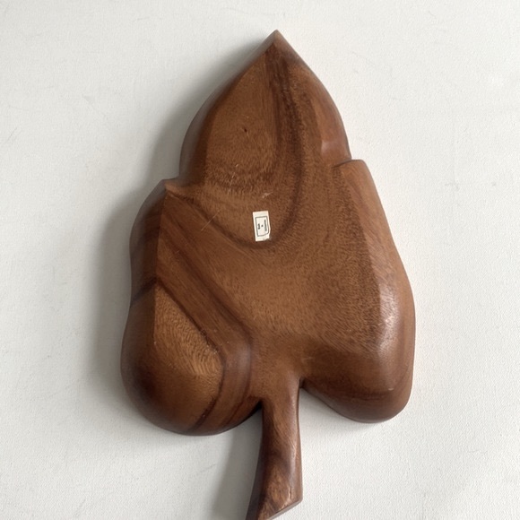 Wooden leaf accent - Picture 4 of 8